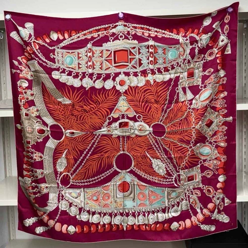 Hermes Vibrant Silk scarf / shawl 140 x 140